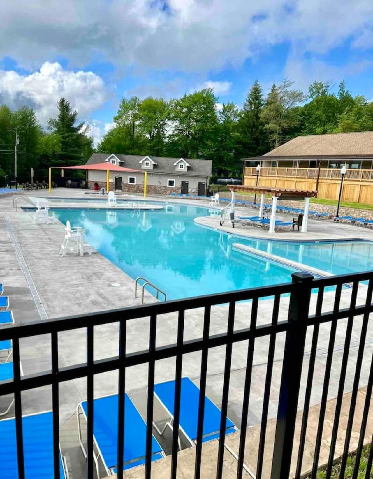 Holiday home Luxury Modern 6br Pocono Near Attractions Tobyhanna