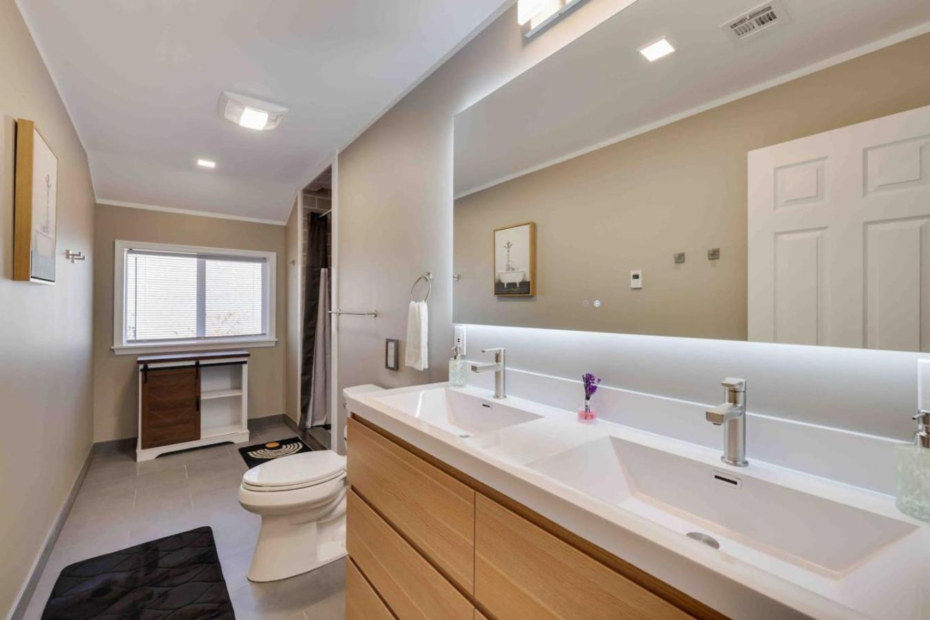 Luxury Modern 6br Pocono Near Attractions Holiday home