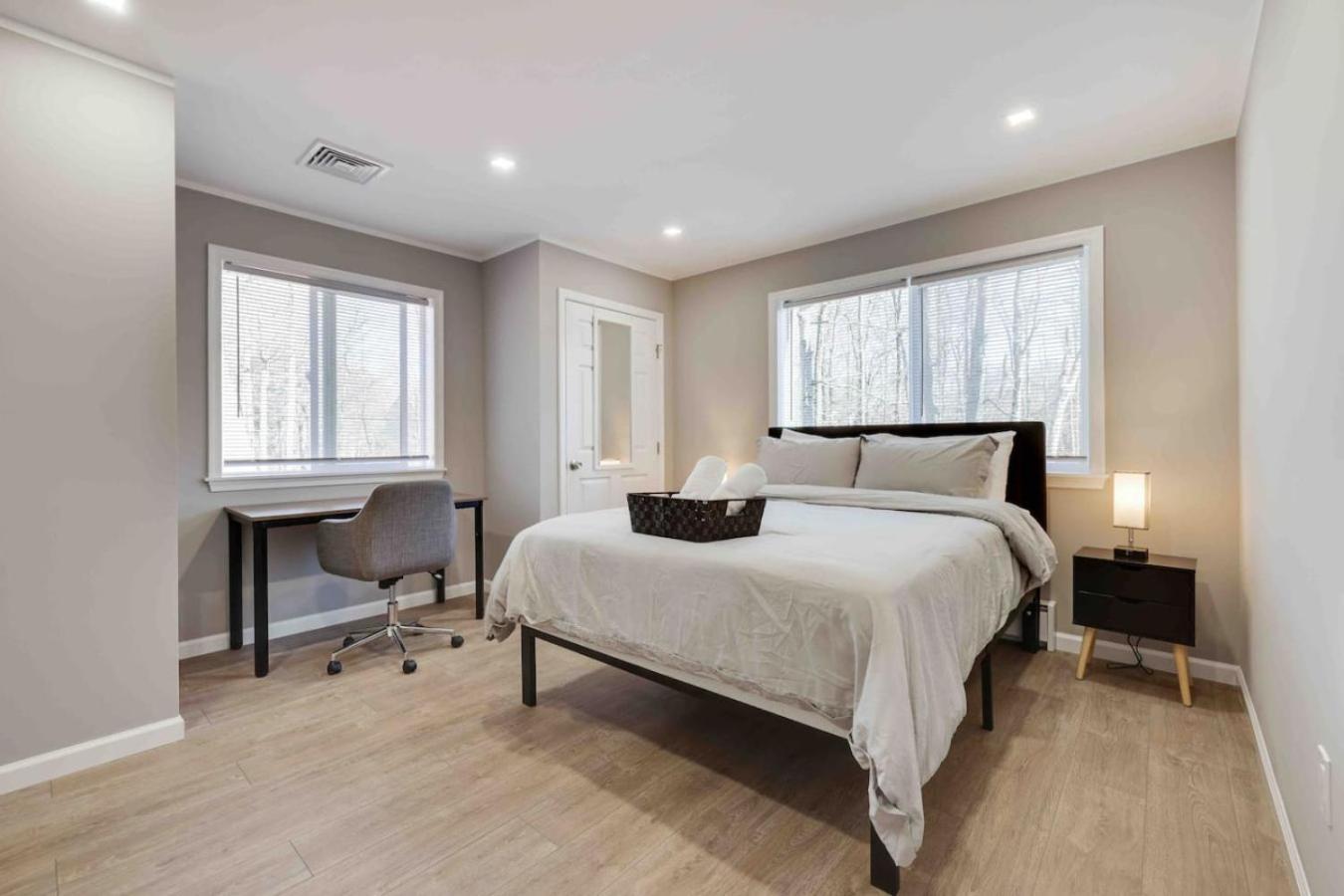 Luxury Modern 6br Pocono Near Attractions Holiday home Tobyhanna