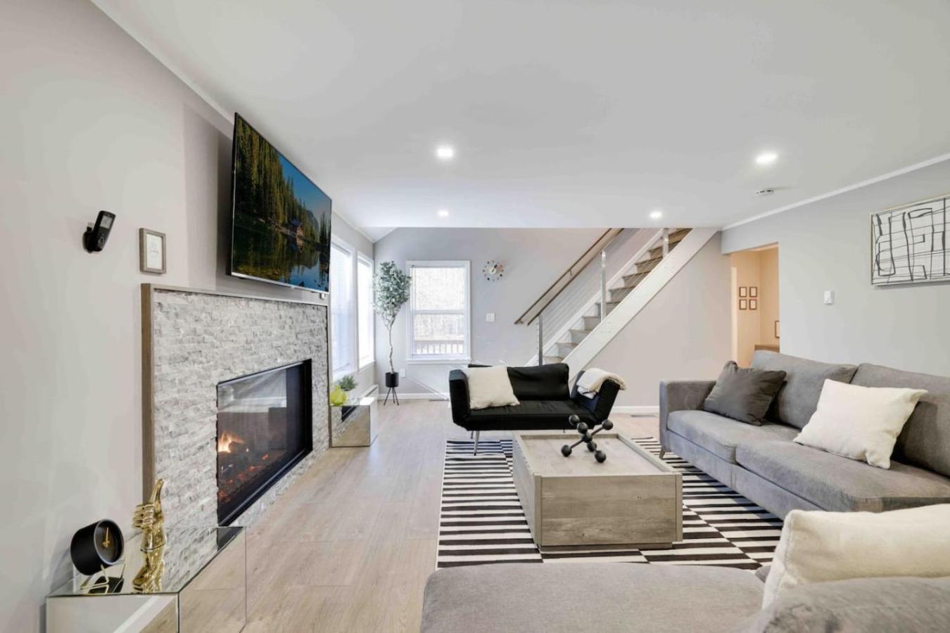 Luxury Modern 6br Pocono Near Attractions Holiday home Tobyhanna